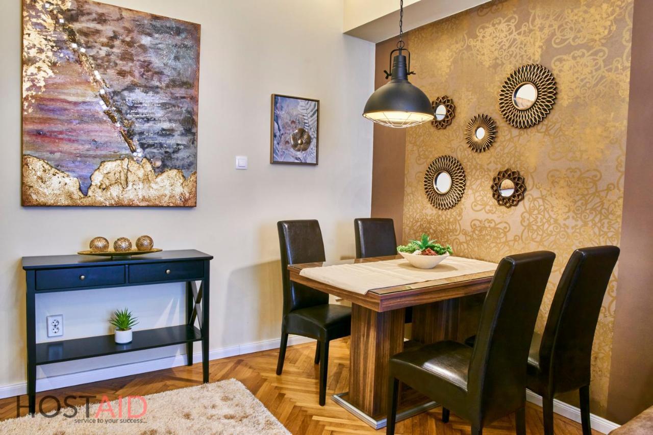 R7 Design Apartment - Hostaid بودابست المظهر الخارجي الصورة
